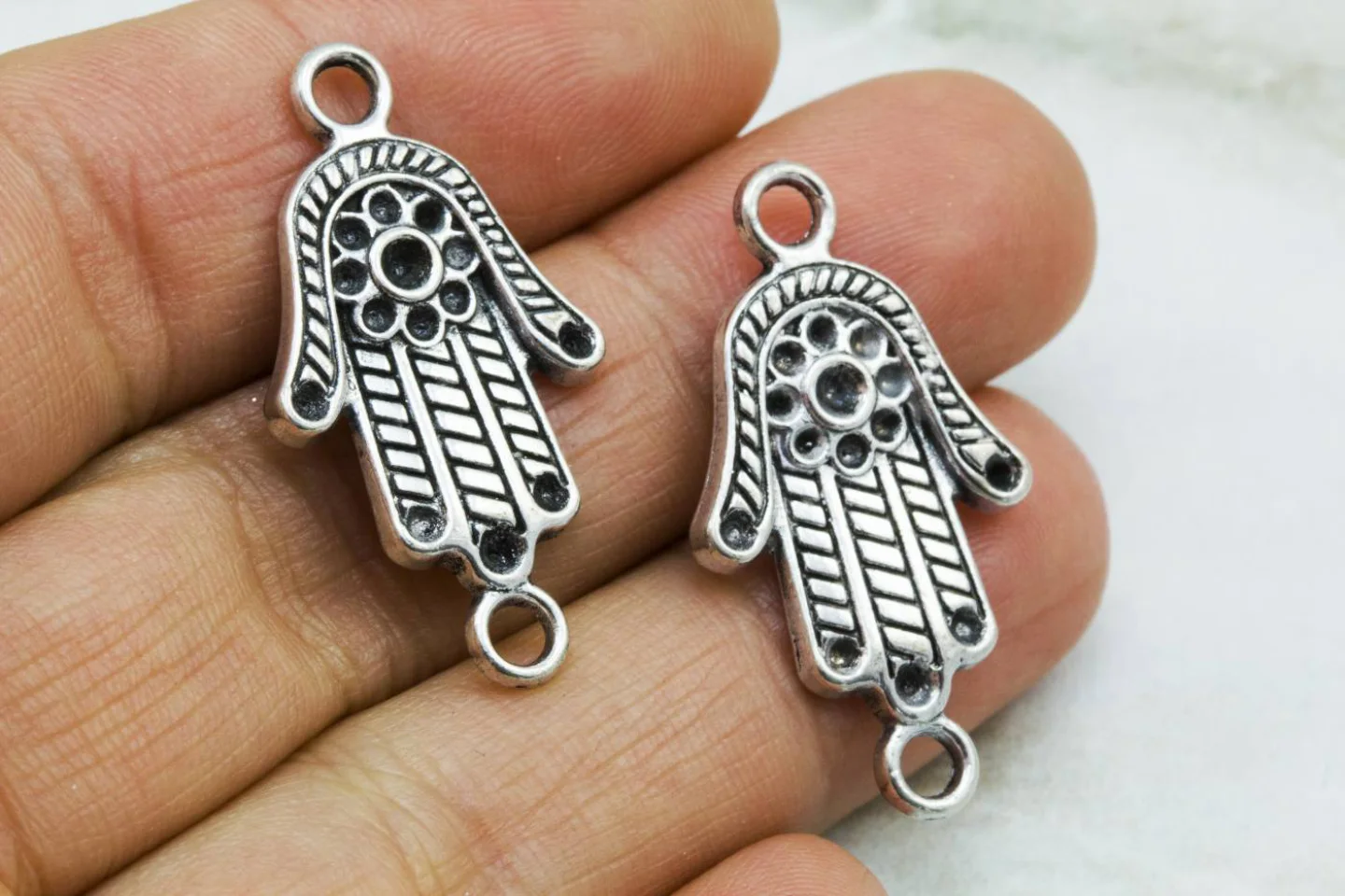 metal-hand-fatima-hamsa-pendant-charm.