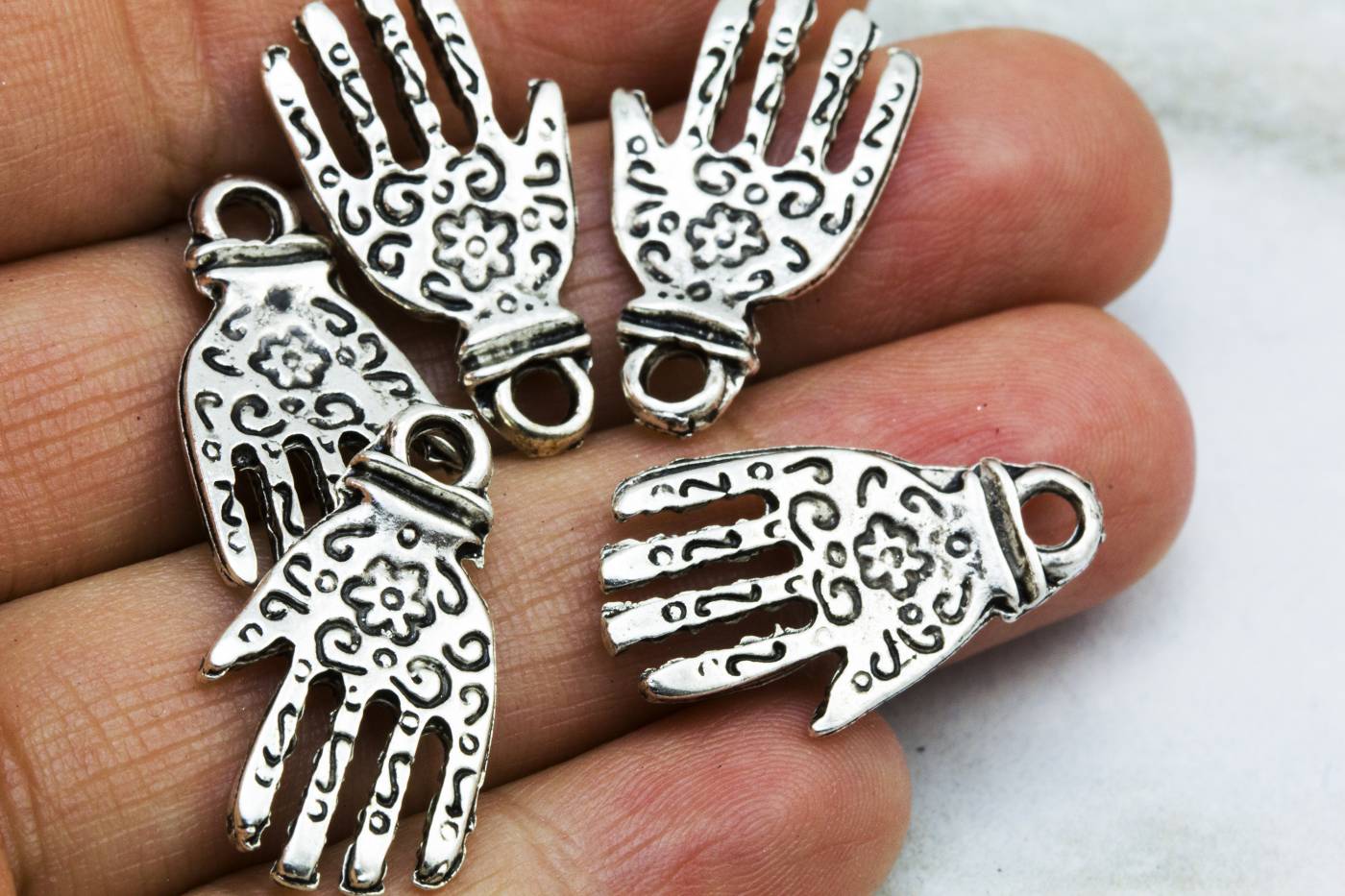 metal-fatima-hand-hamsa-pendants