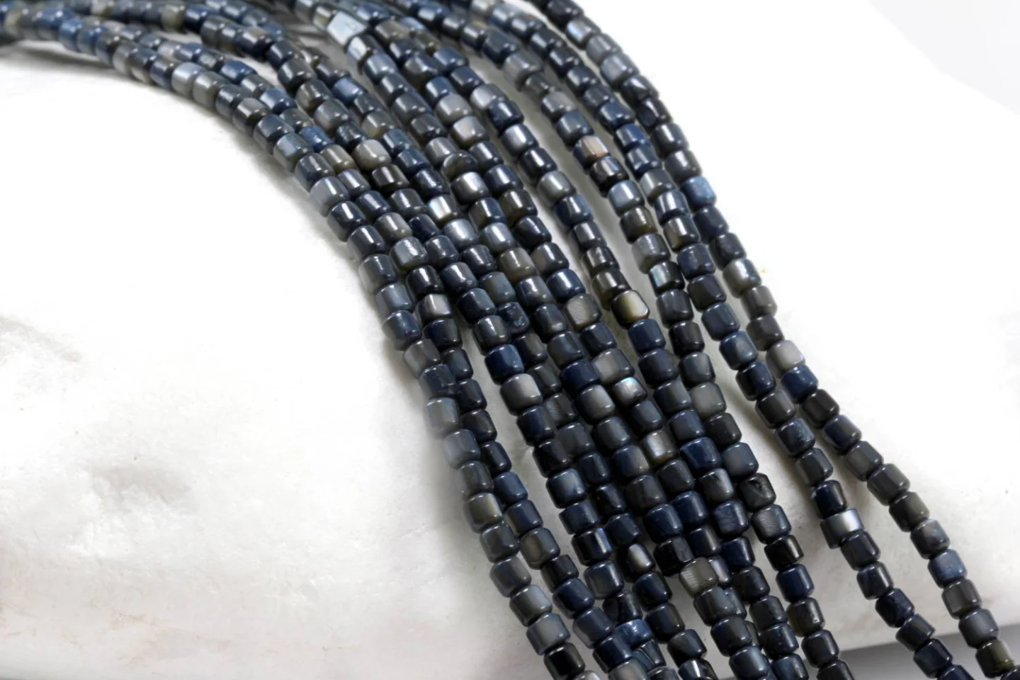 cube-shell-beads-strands.