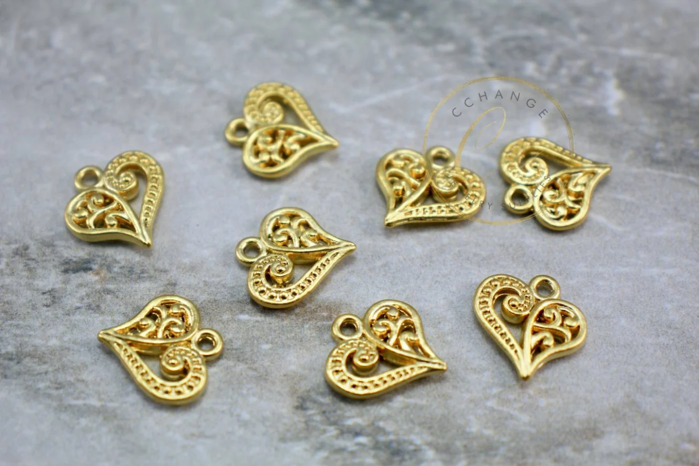 gold-metal-heart-shape-jewelry-pendants.