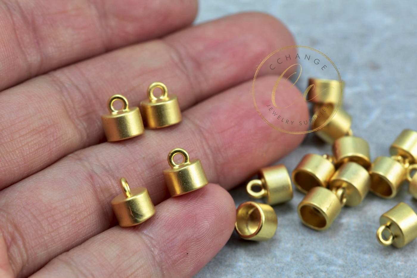 gold-metal-round-end-cap-findings