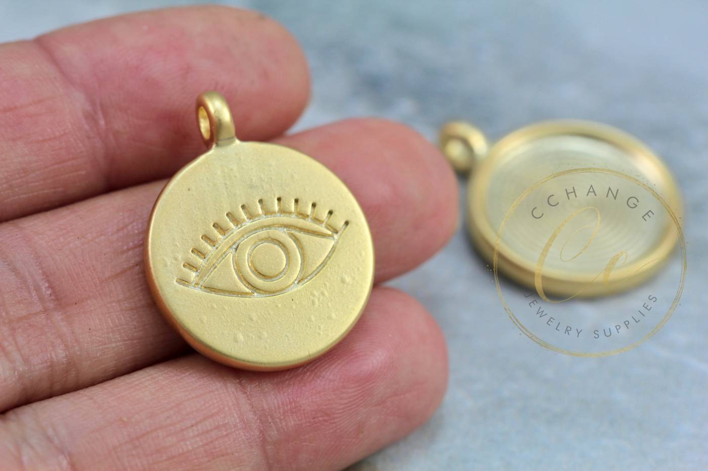 25mm Gold Eye Pendants / GPY544 Pendants
