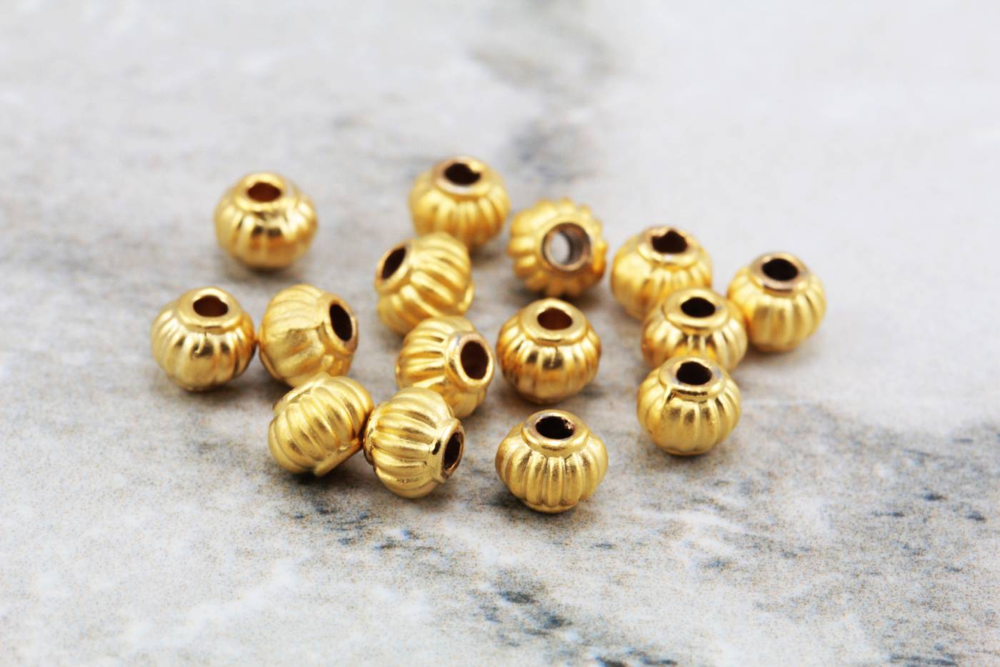gold-plated-round-5mm-spacer-metal-beads