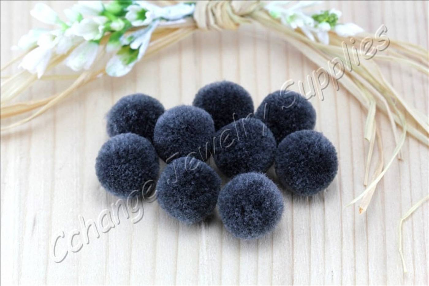 handmade-cotton-pompoms-dark-grey