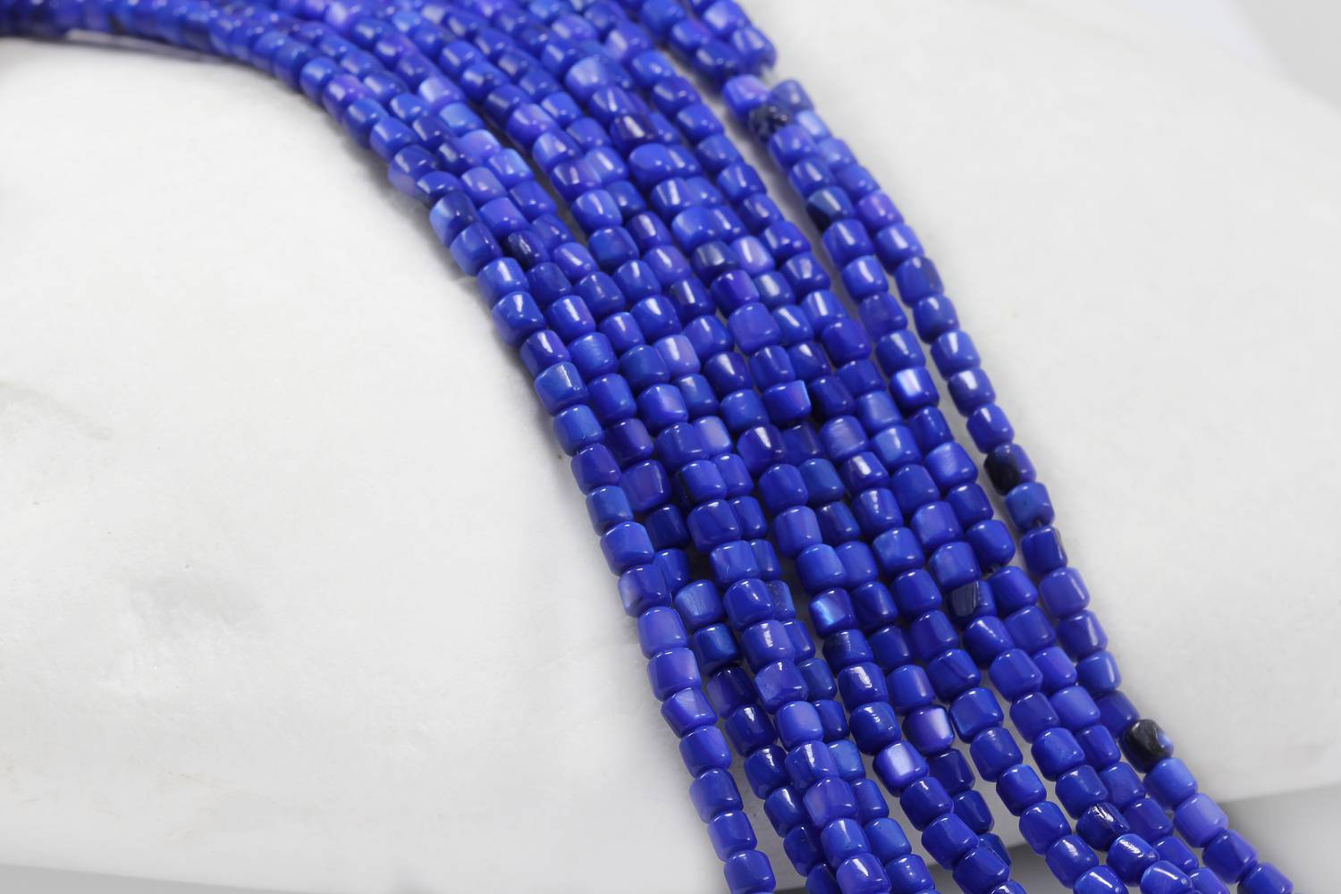3mm-barrel-saxe-blue-shell-beads