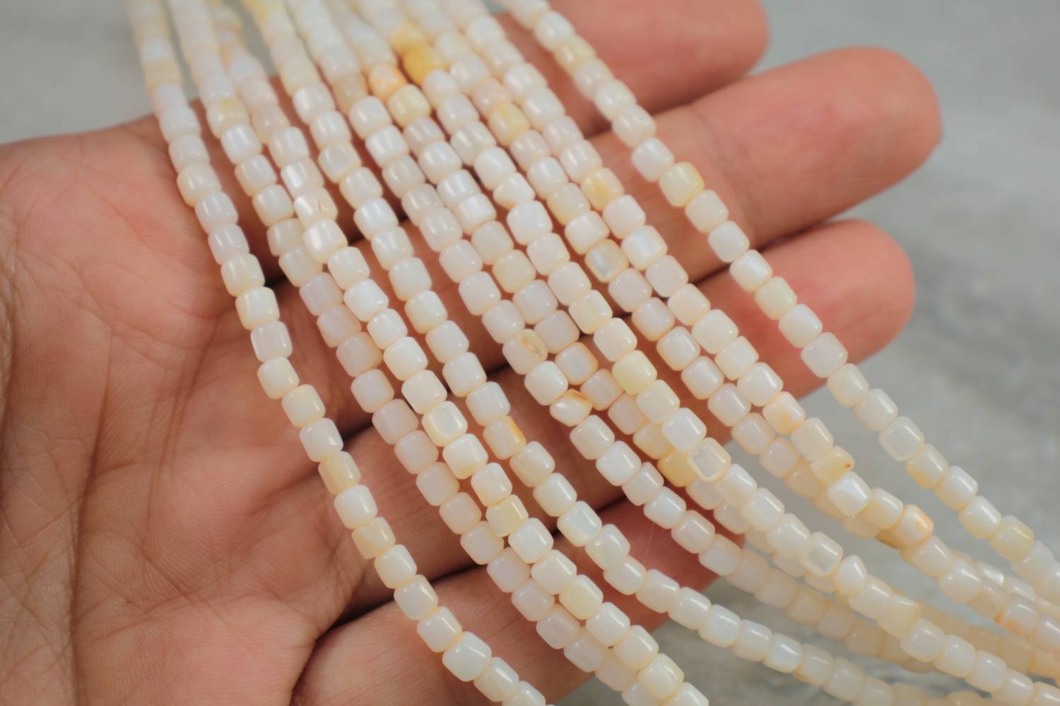 mini-barrel-shell-bead-strand