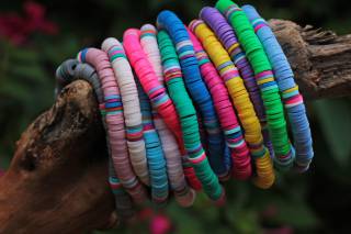 vinyl-heishi-colorful-beaded-bracelet