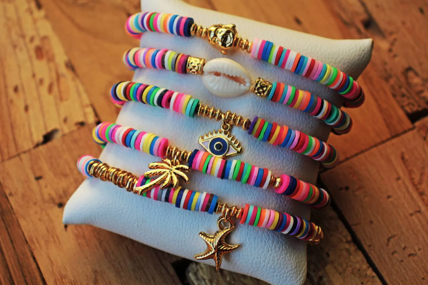 gold-shell-charm-heishi-bracelet.
