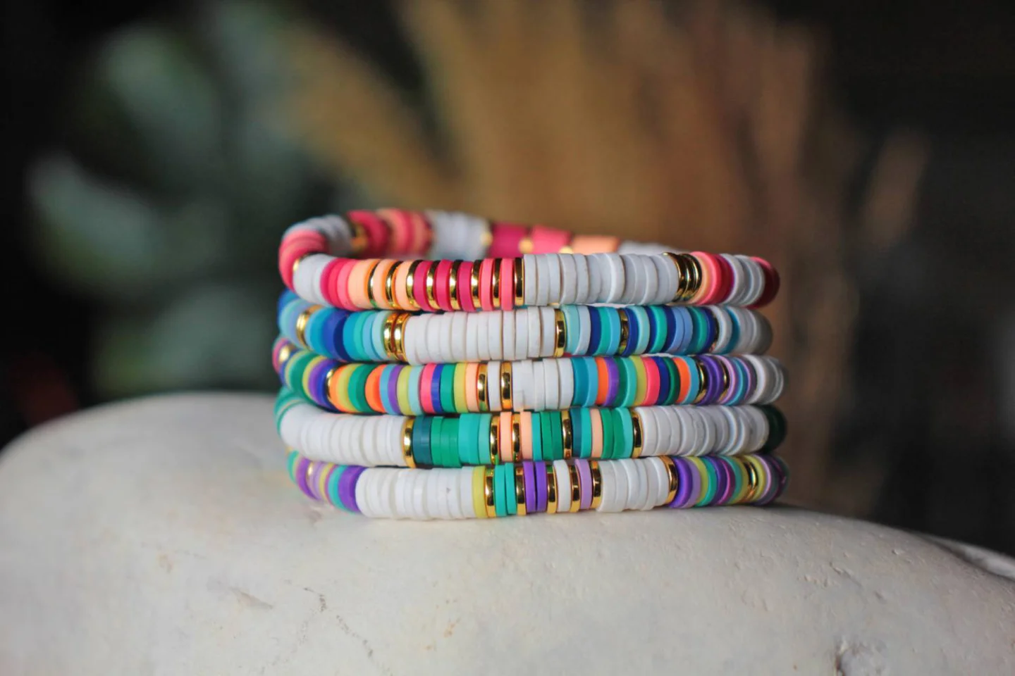 gold-disc-heishi-bracelet.