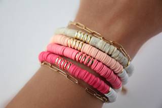 heishi-beaded-bracelets