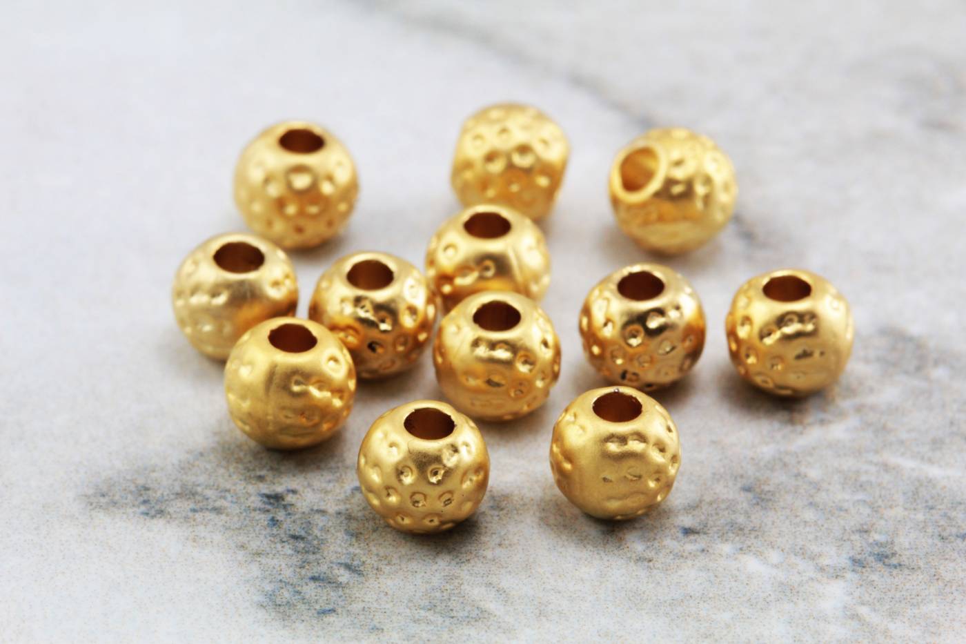 gold-round-ball-6mm-spacer-metal-beads