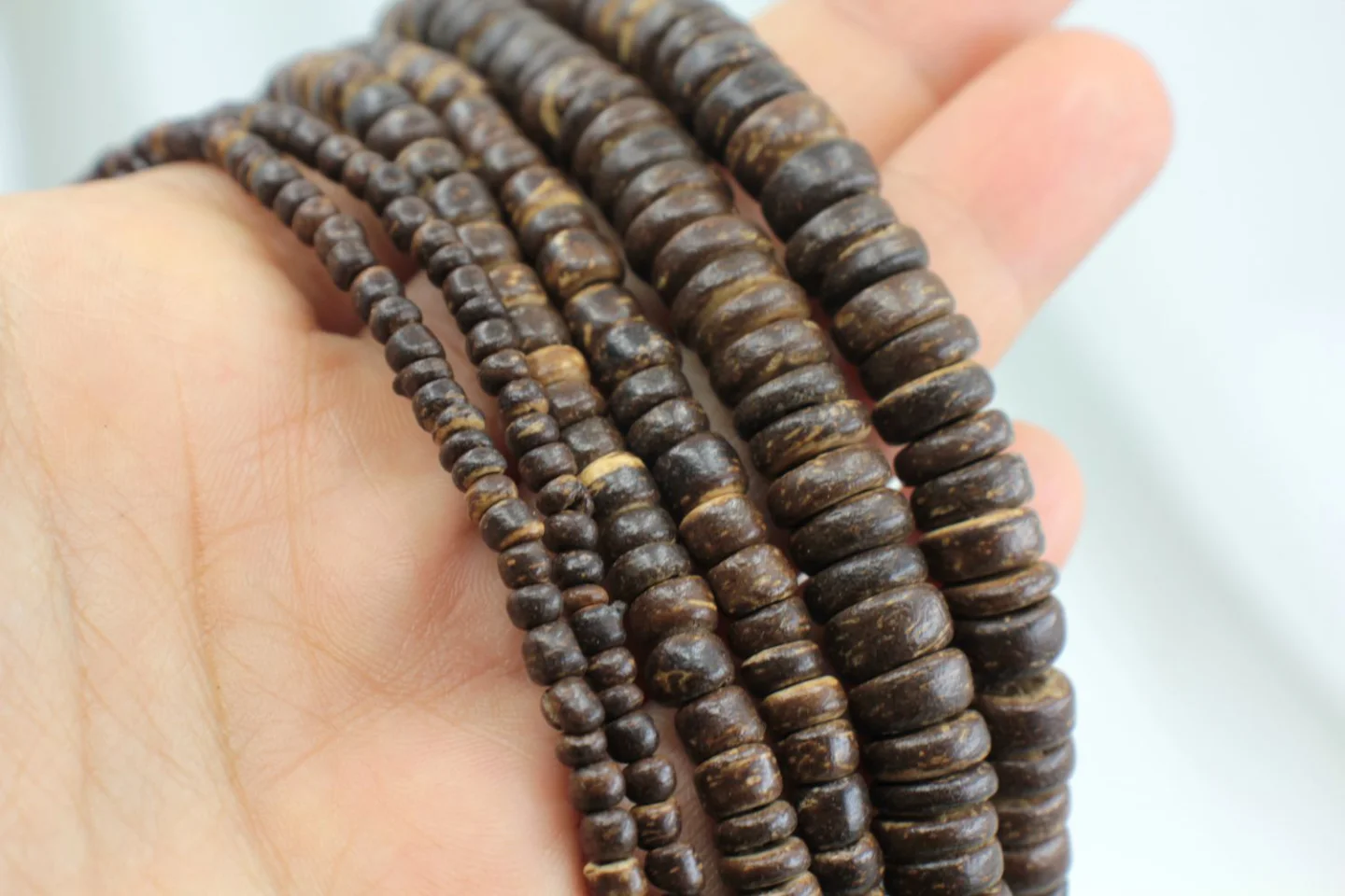 rondelle-heishi-natural-coconut-beads.
