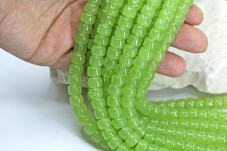 apple-green-barrel-glass-beads