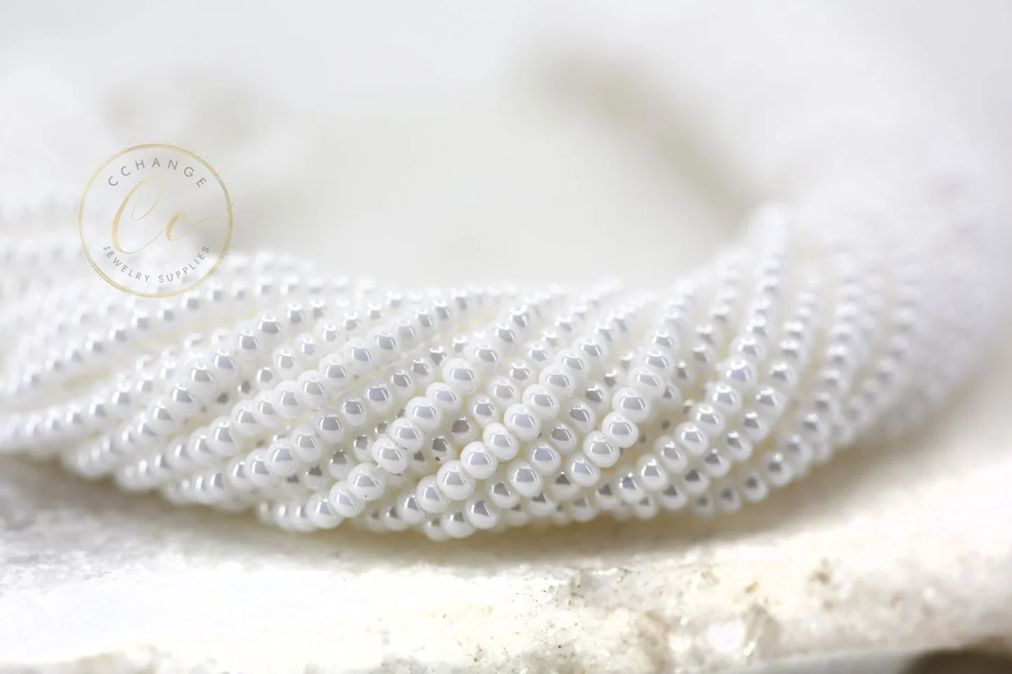 rocailles-czech-seed-beads-hank.