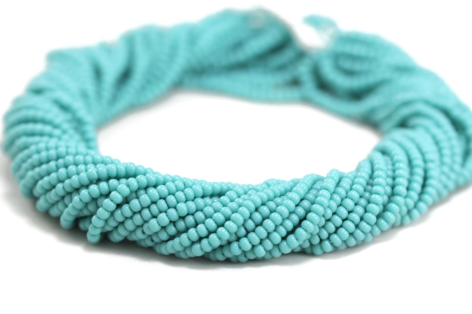 turquoise-czech-seed-bead-hank-63130