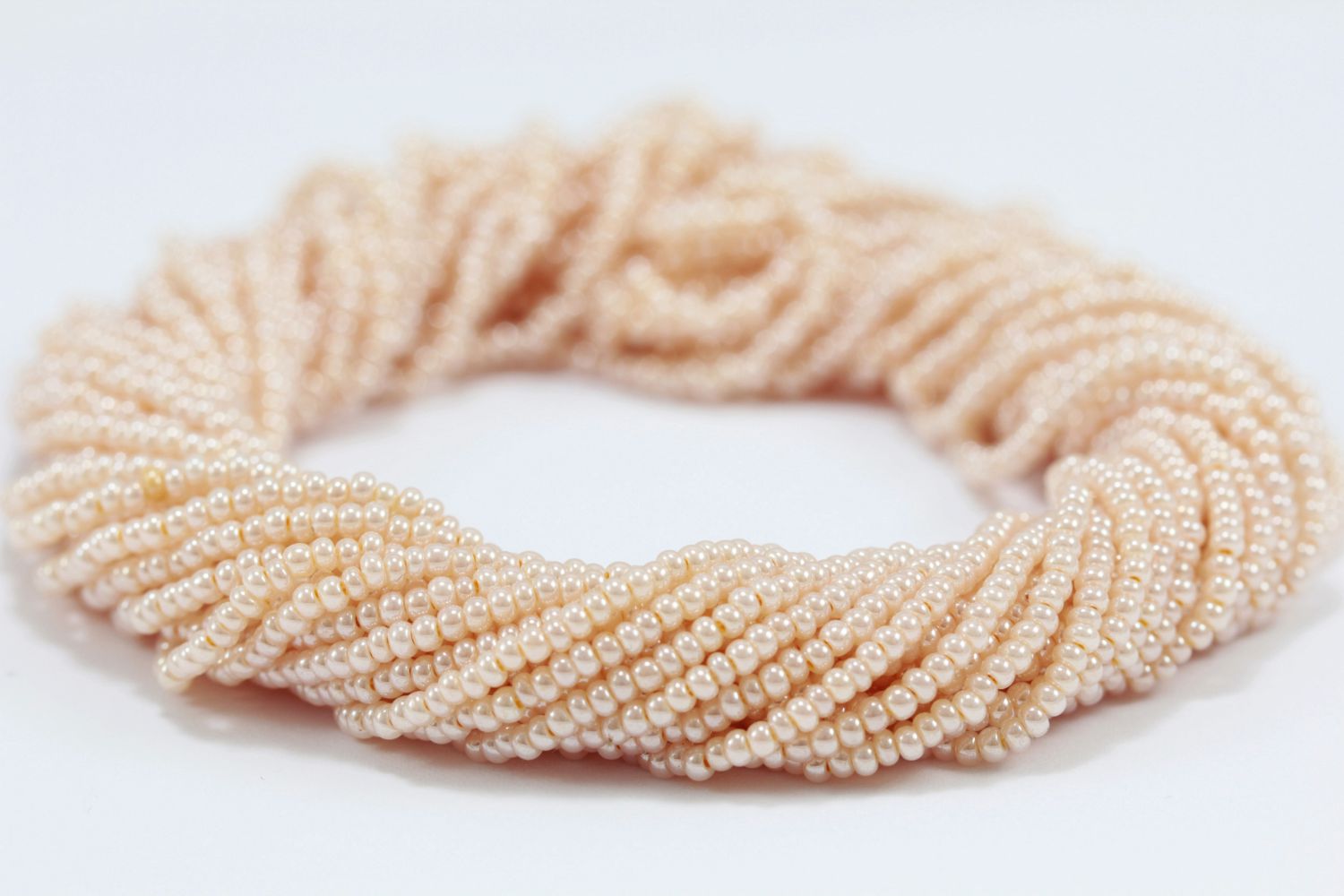 powder-czech-seed-bead-hank-size-11