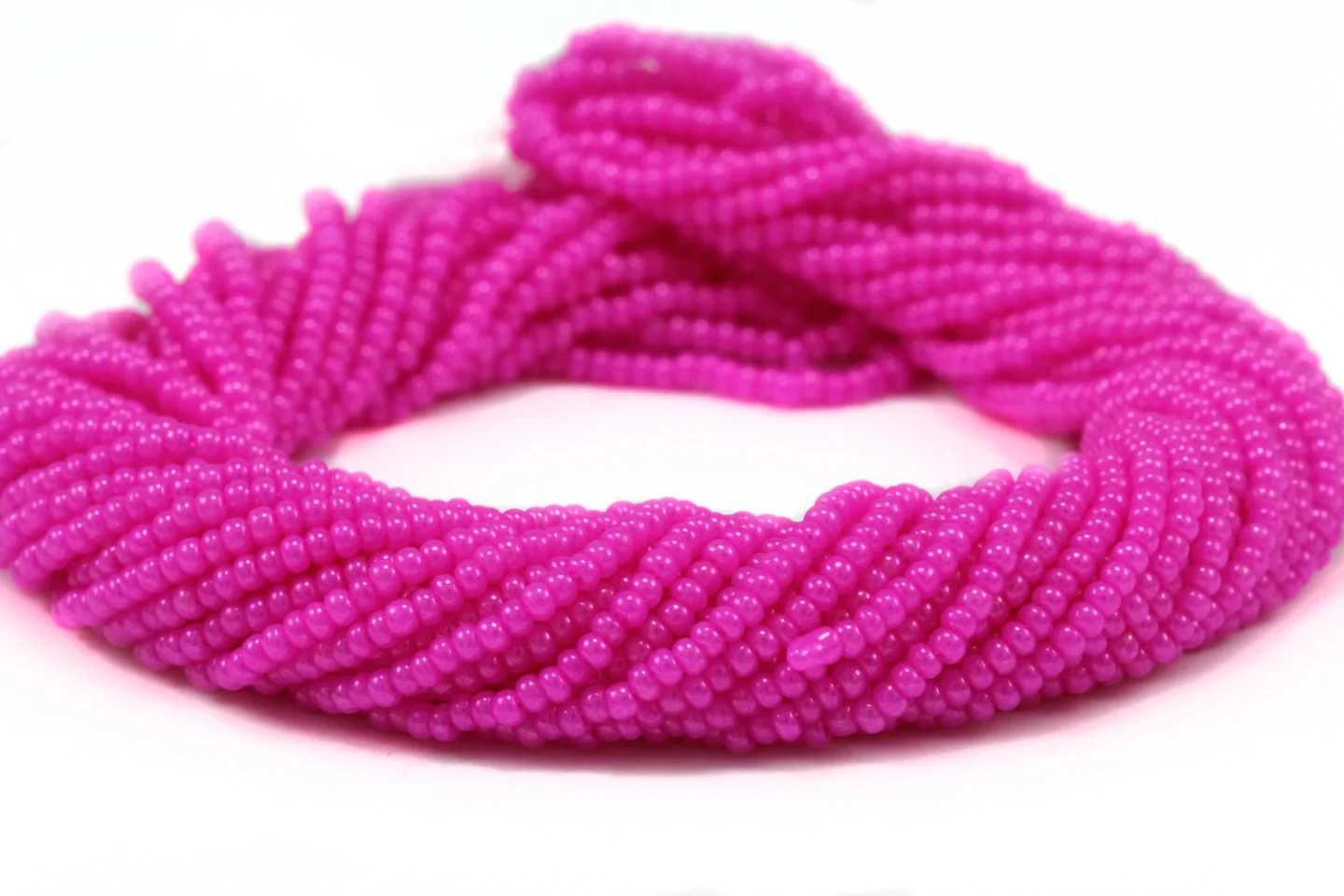 fuchsia-czech-seed-bead-hank-17177.