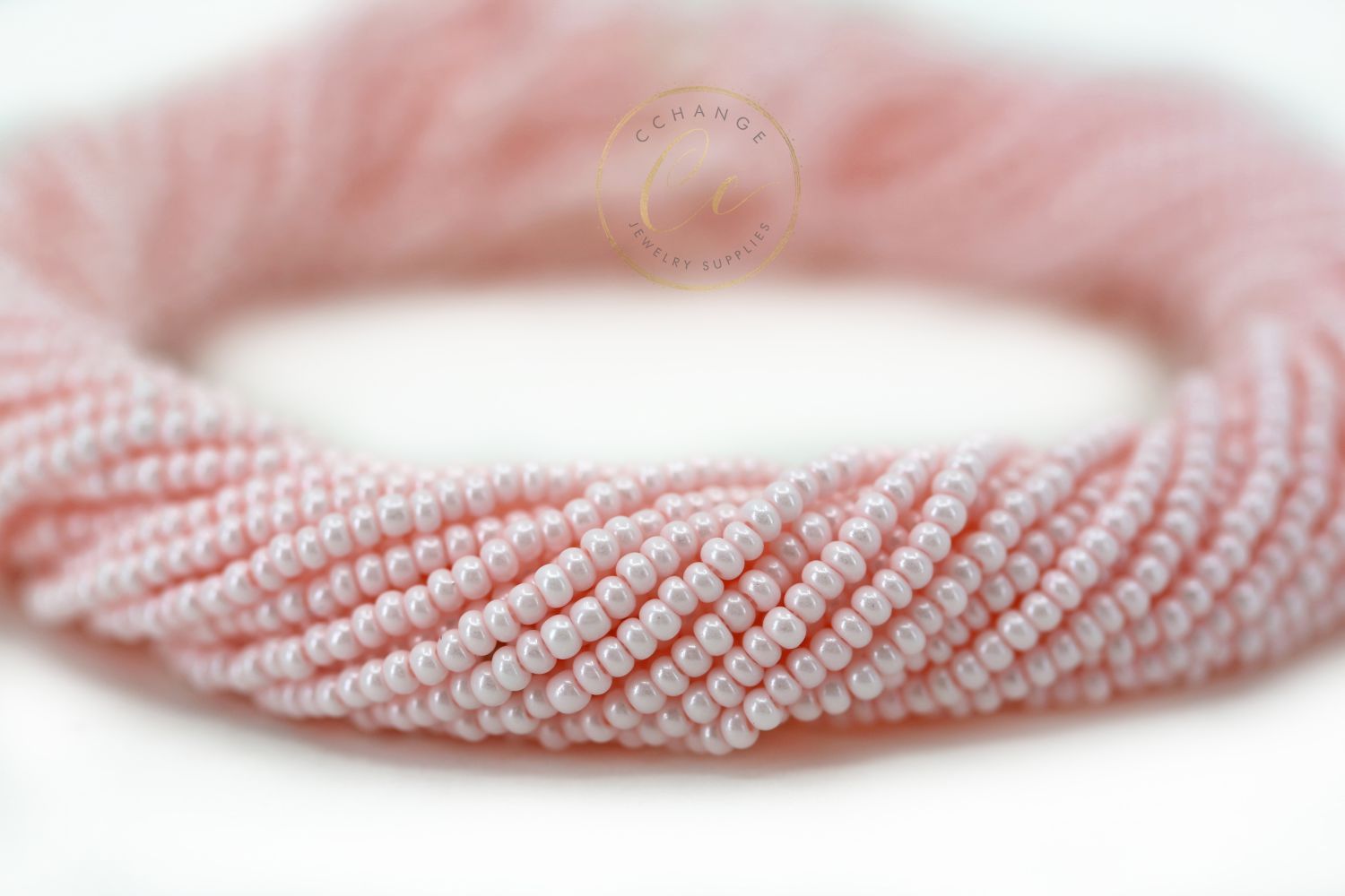 baby-pink-czech-seed-beads-16298