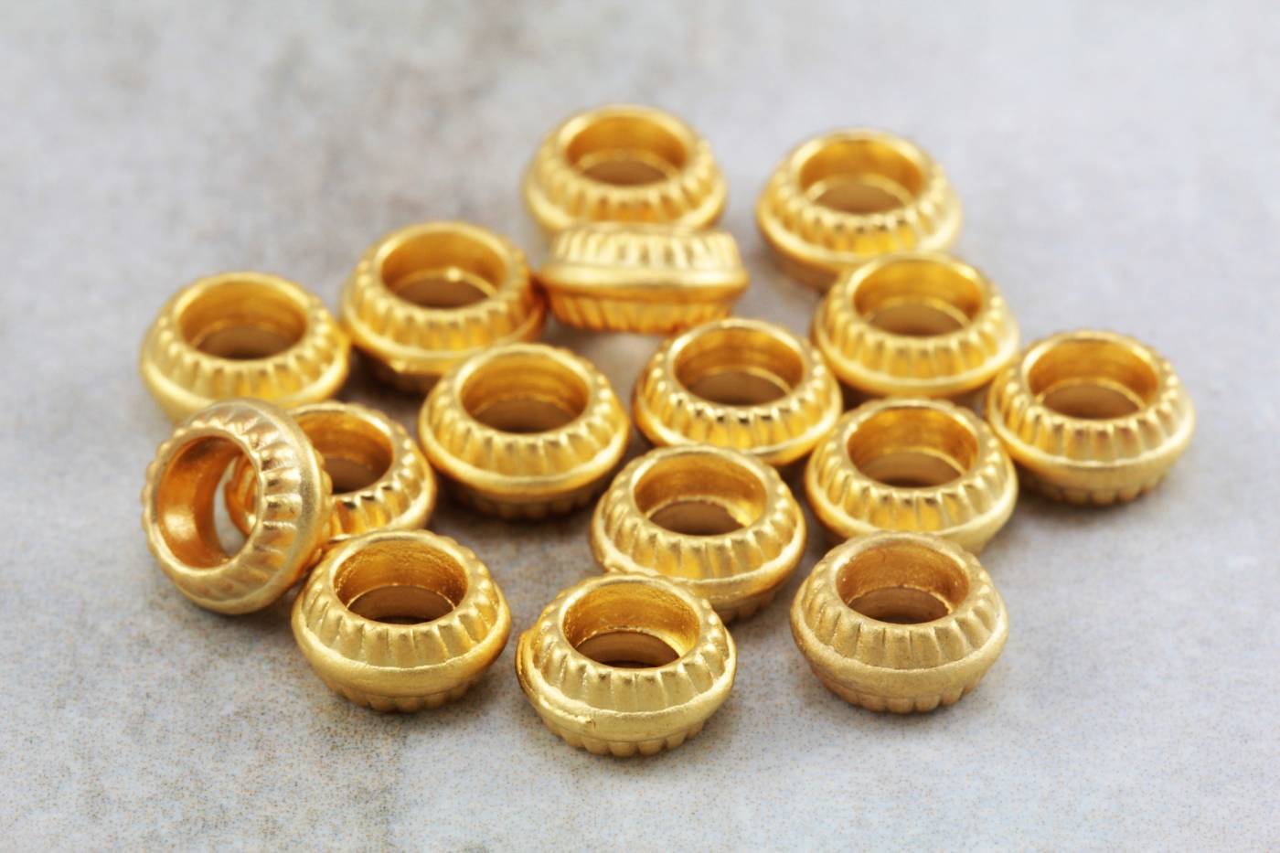 gold-rondelle-jewelry-spacer-beads