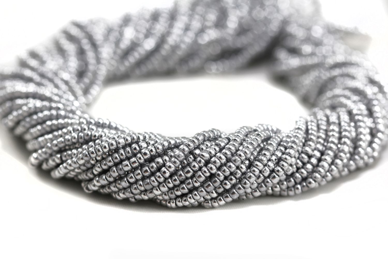silver-czech-seed-beads-01700