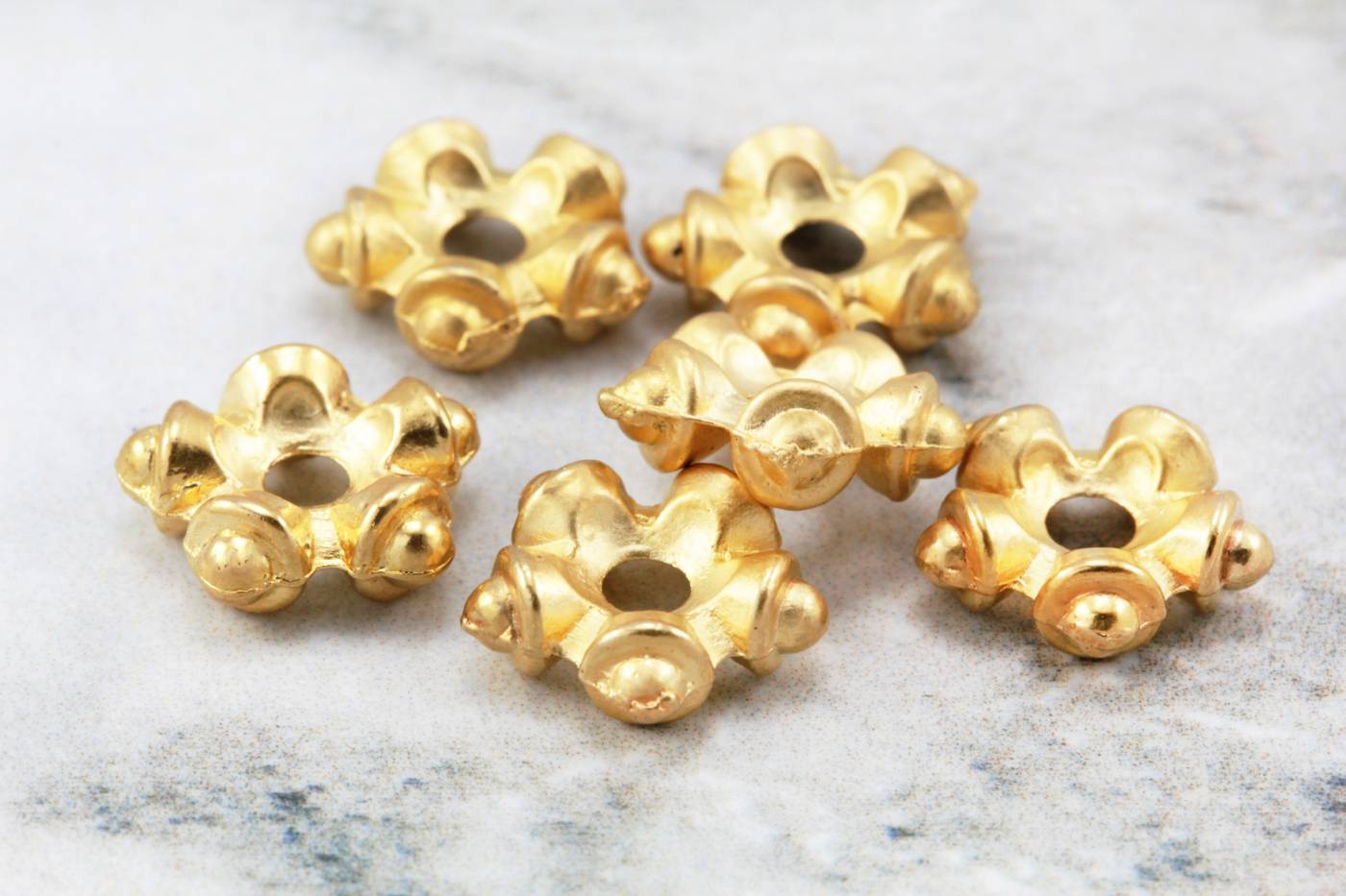 gold-star-shaped-rondelle-spacer-bead