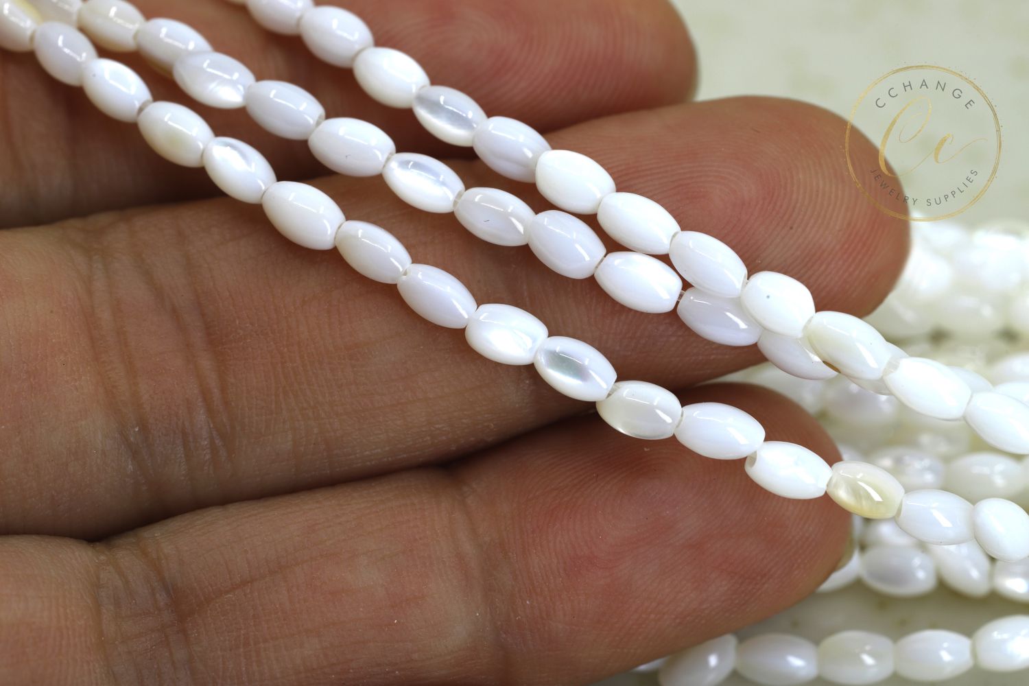 mini-oval-rice-mop-shell-beads