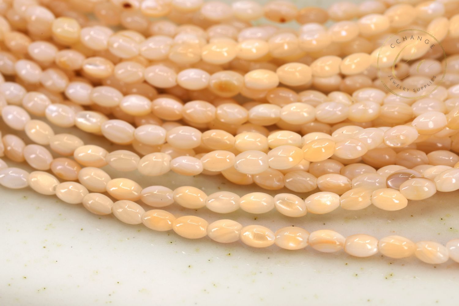 peach-orange-rice-shell-mop-beads