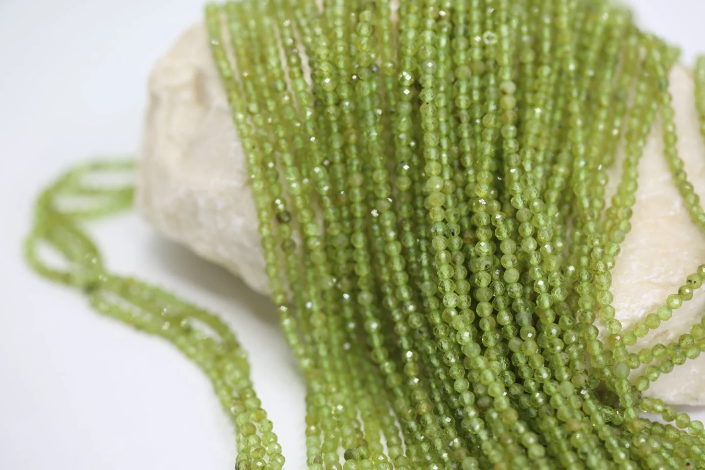 3mm-peridot-natural-gemstone-beads-bulk.