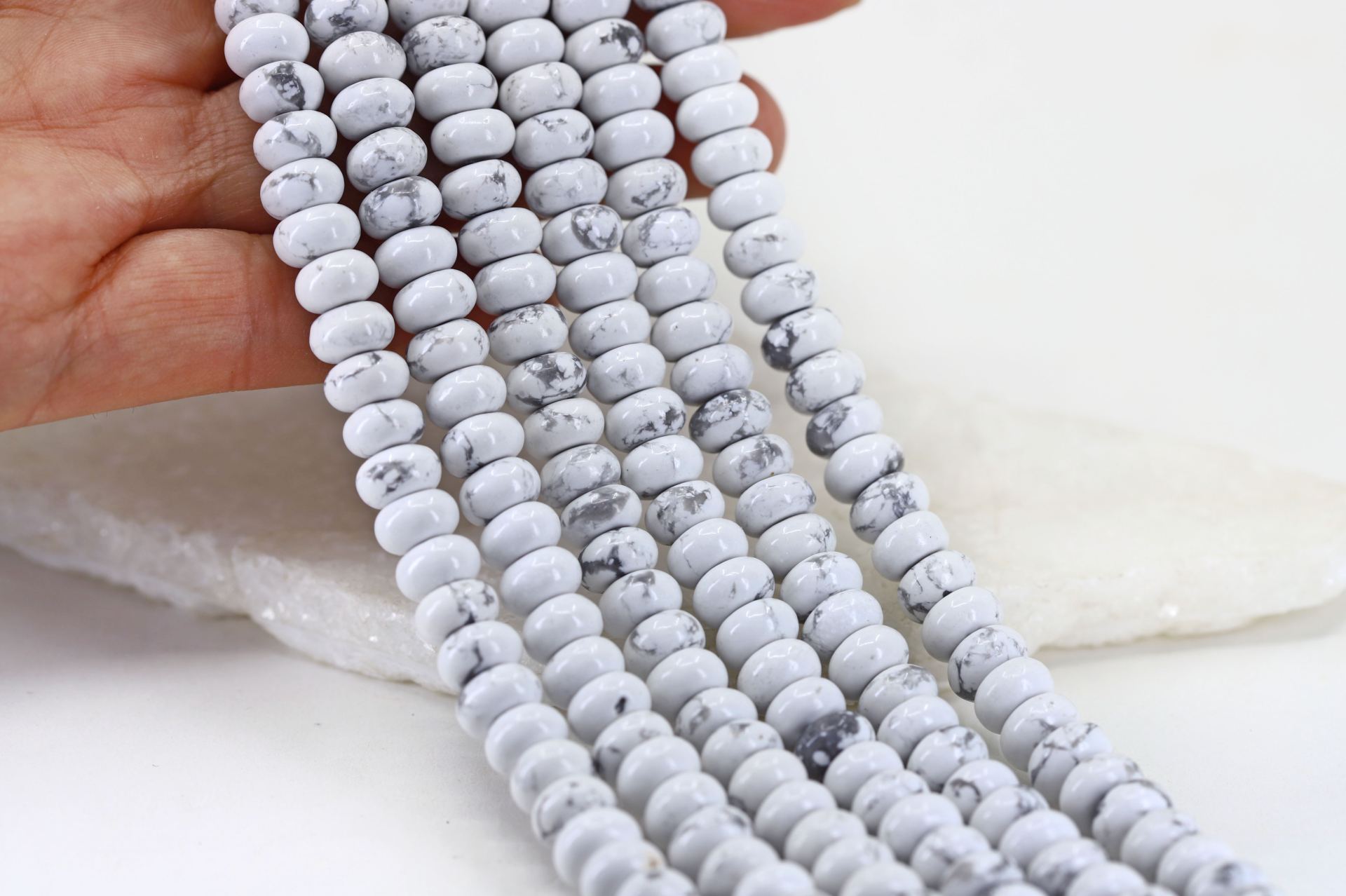 8mm-rondelle-howlite-bead-strand