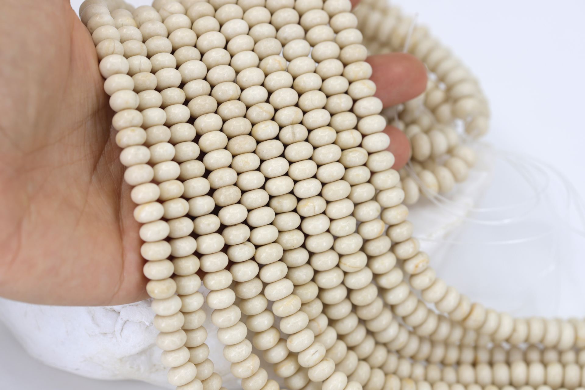 8mm-Rondelle-cream-howlite-natural-gemst