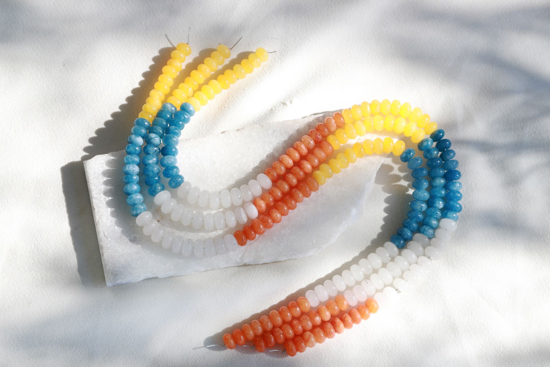 rondelle-multicolor-moonstone-and-jade-m