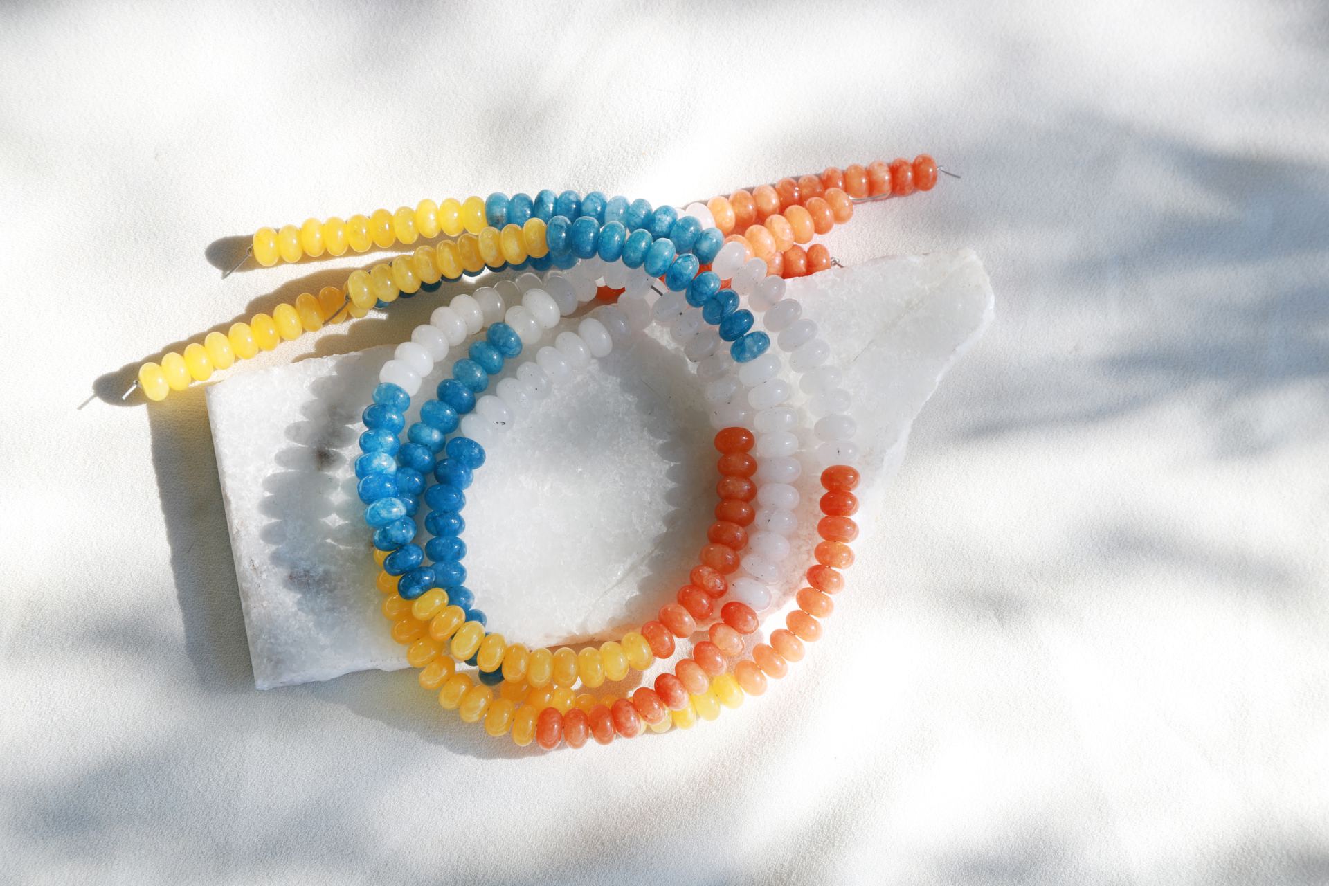 8x5mm-multicolor-moonstone-and-jade-gems