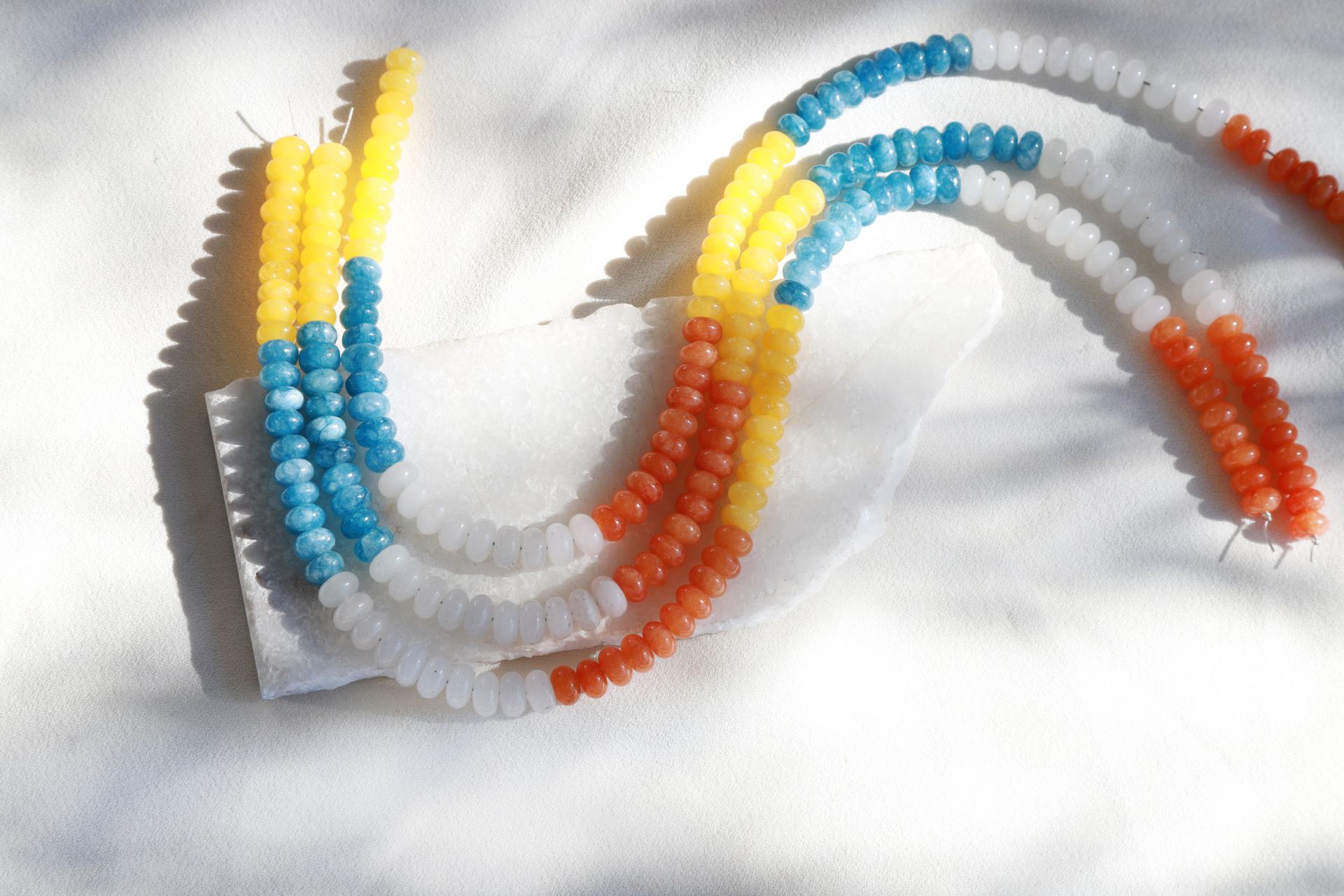 8x5mm-rondelle-moonstone-and-jade-bead-s