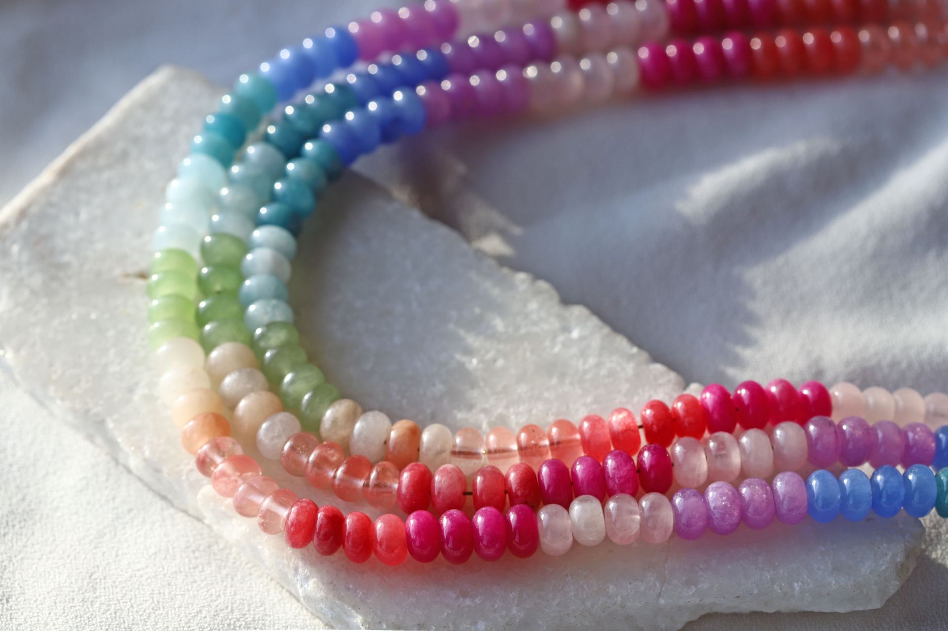8mm-smooth-rondelle-jade-beads