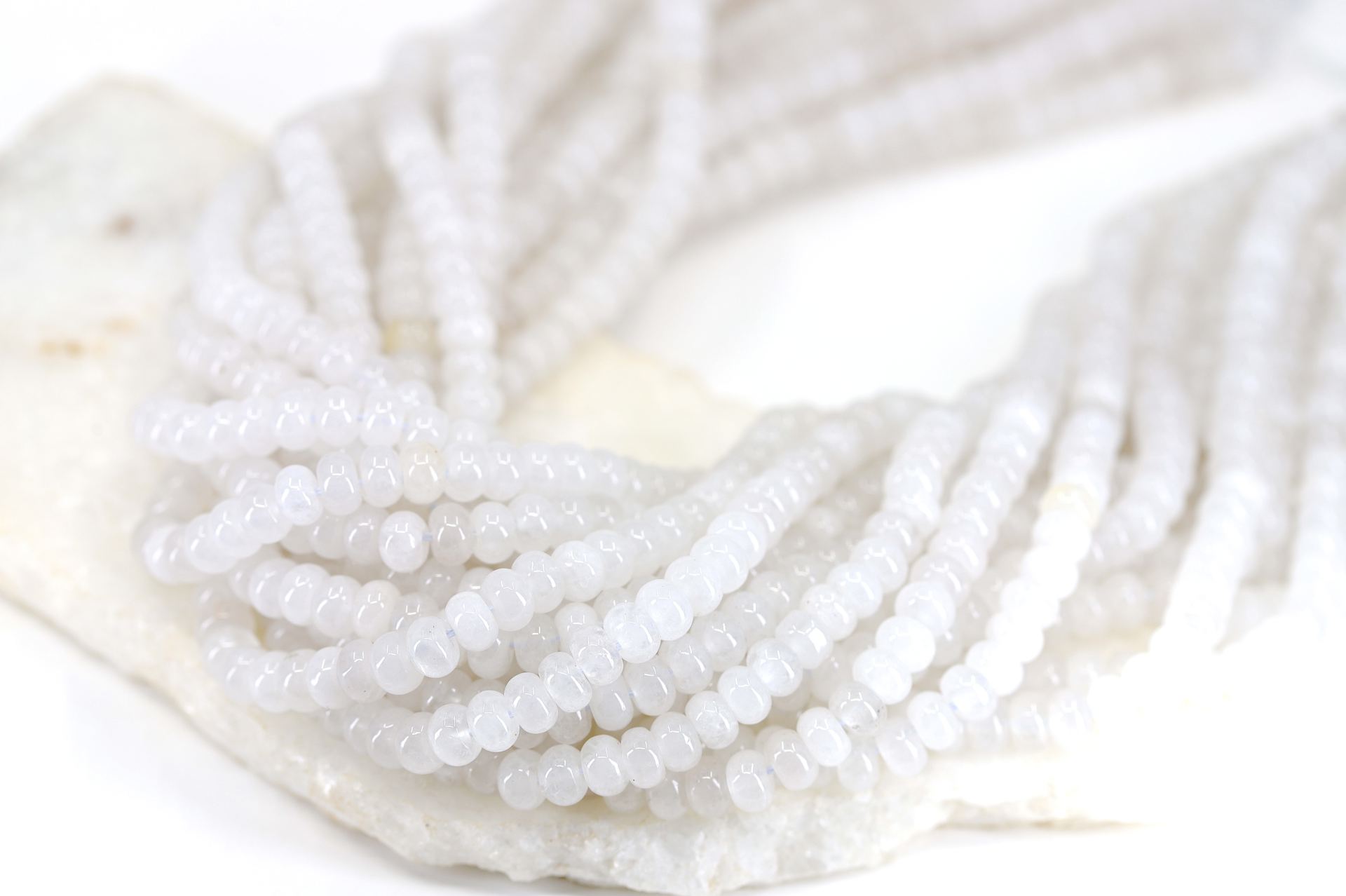 rondelle-white-jade-beads
