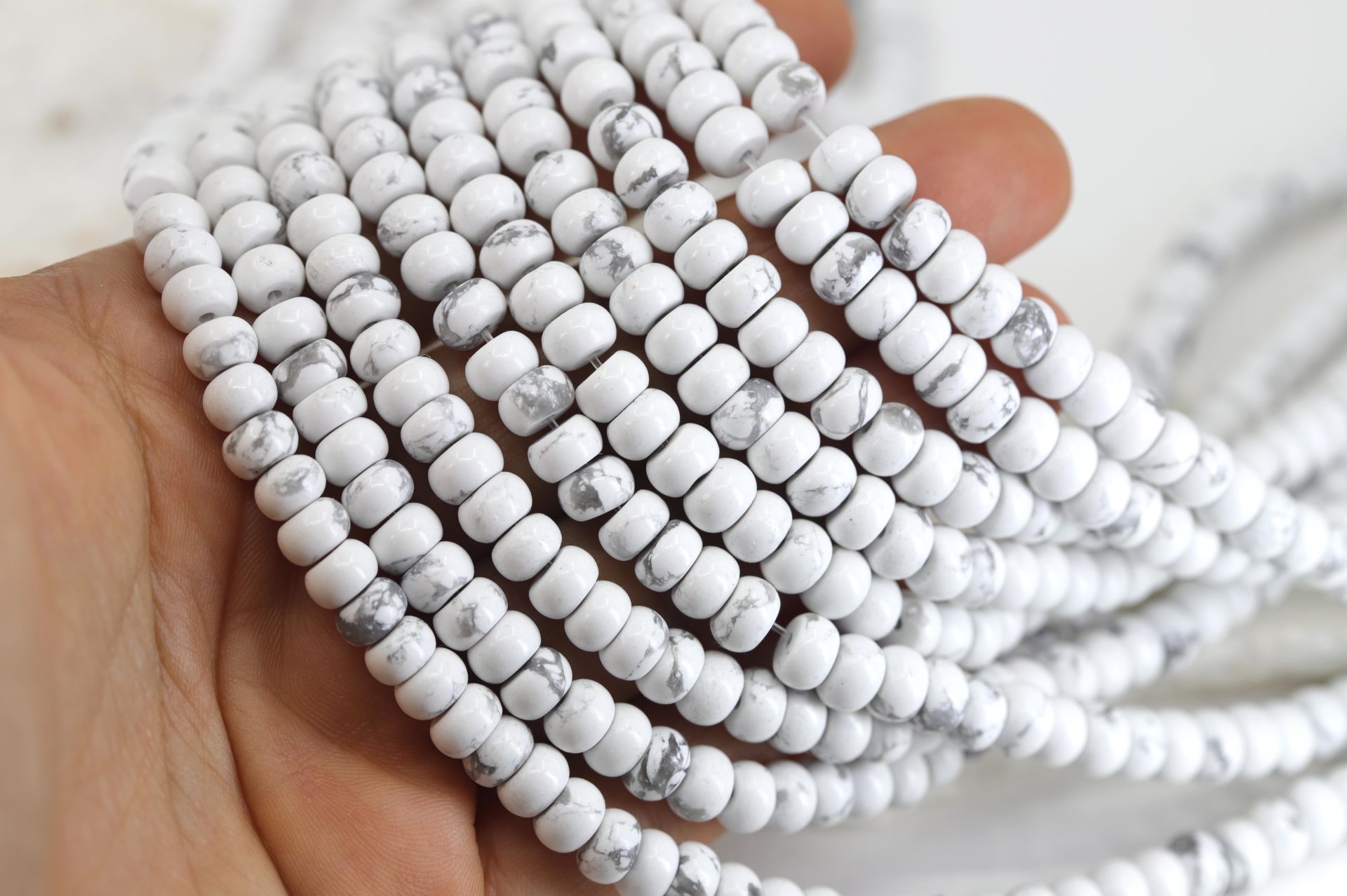 4x6mm-rondelle-white-howlite-bead-strand