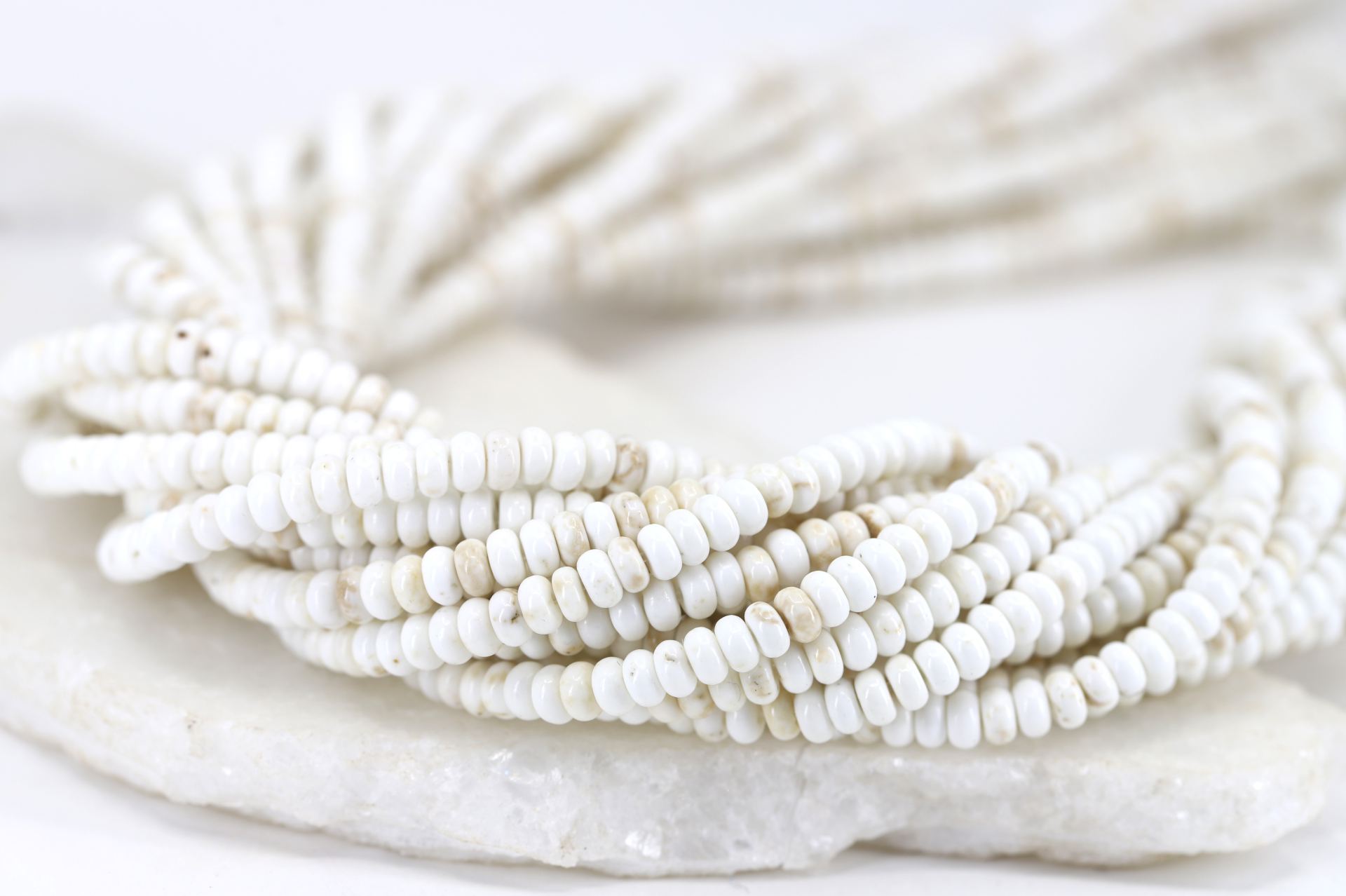 4x2mm-white-howlite-rondelle-gemstone-be