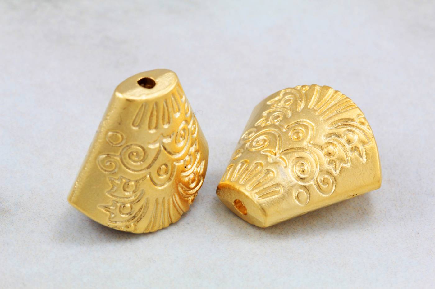 matte-gold-plated-big-metal-end-caps