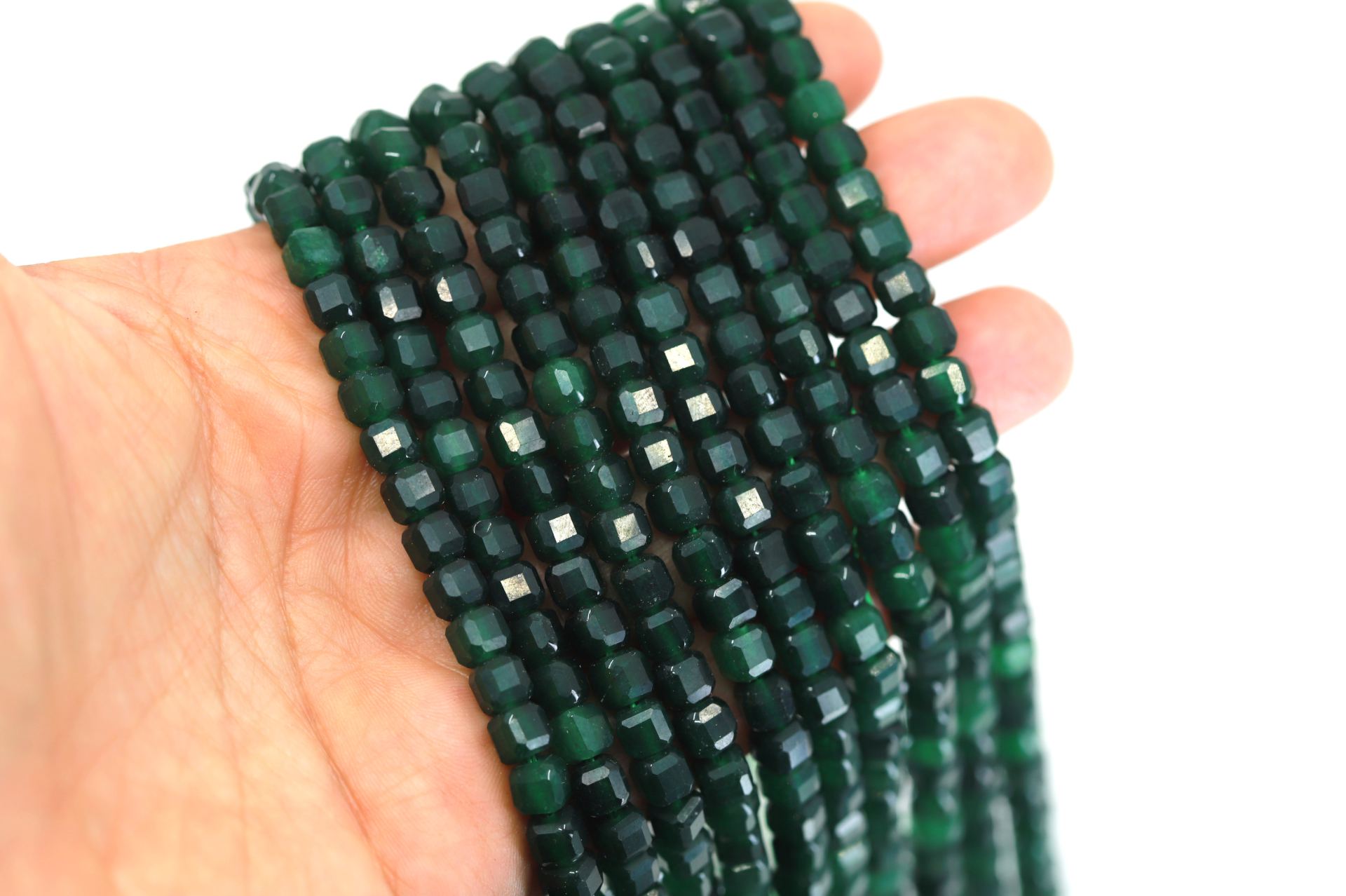 6x6mm-cube-faceted-dark-green-agate-bead
