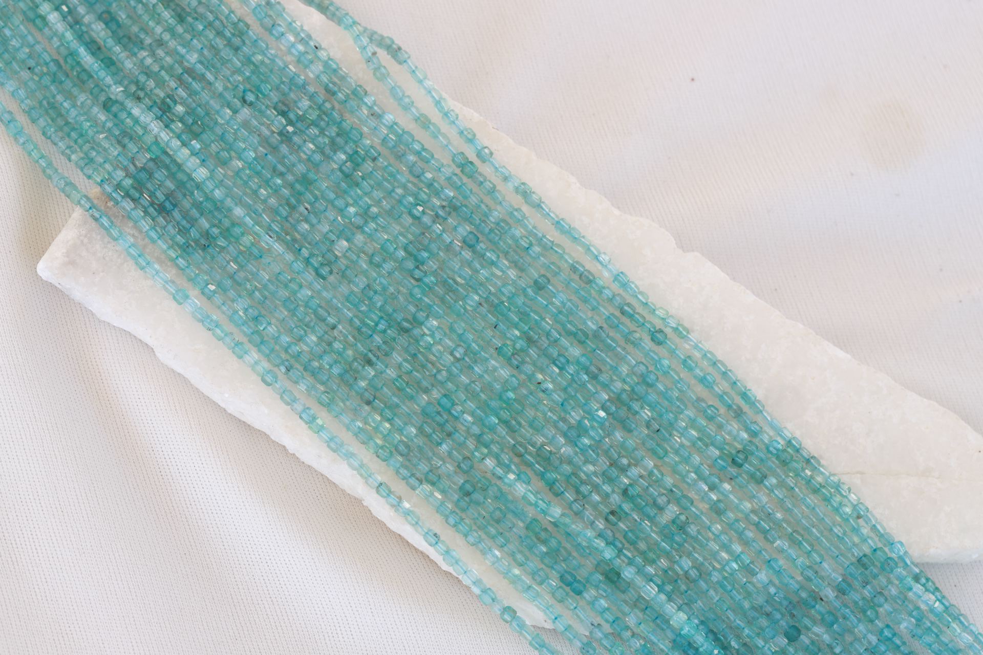 2mm-apatite-beads
