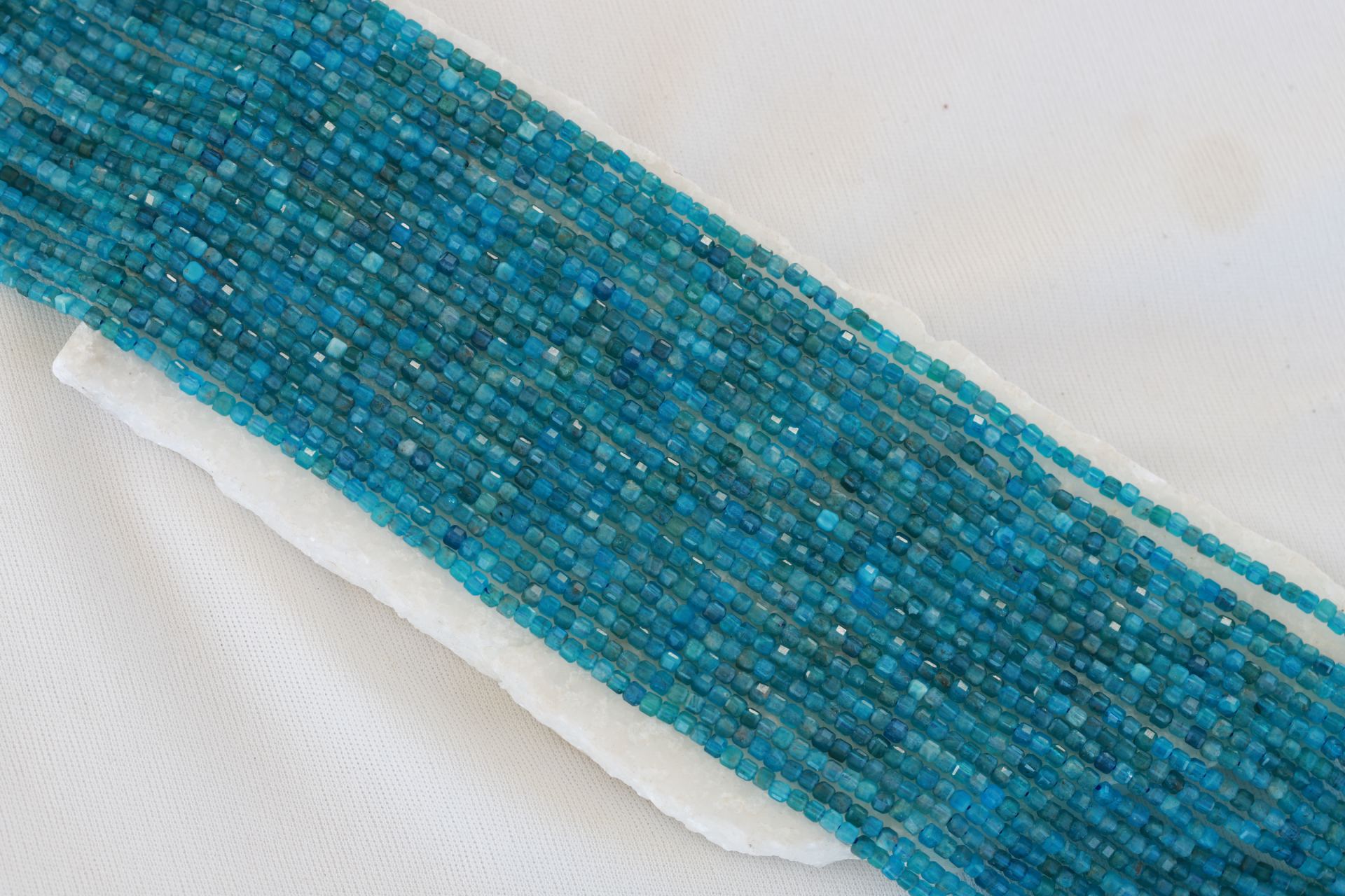cube-faceted-blue-apatite-natural-stone-
