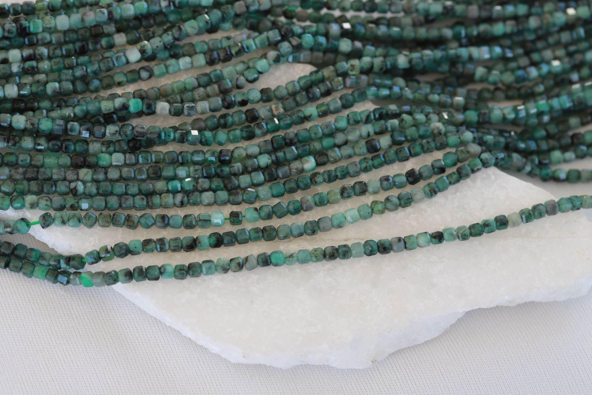 2mm-emerald-beads