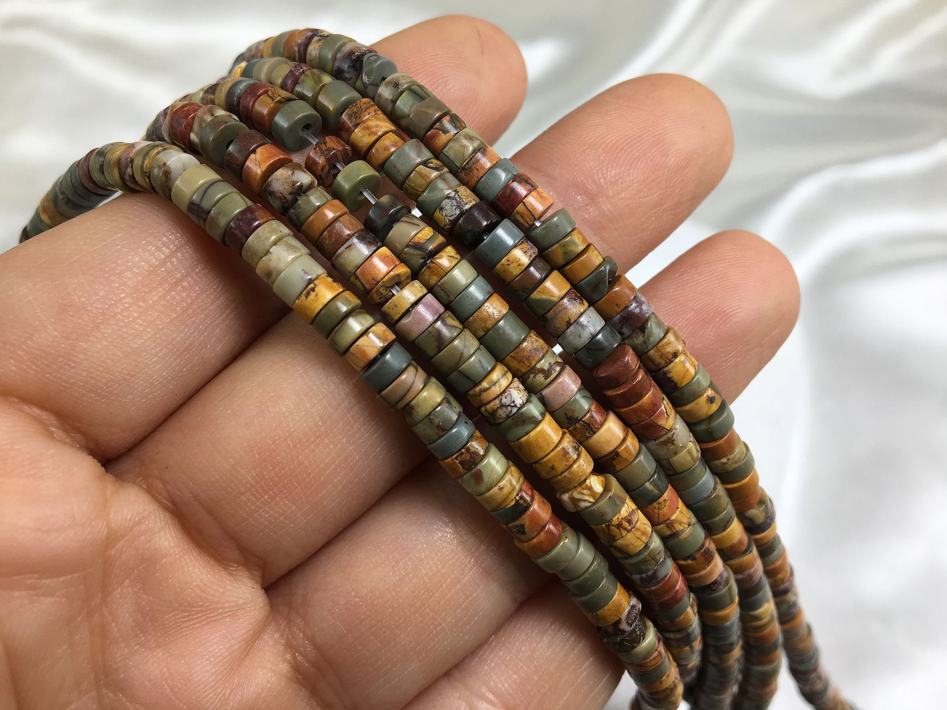 4mm-heishi-disc-rondelle-natural-beads