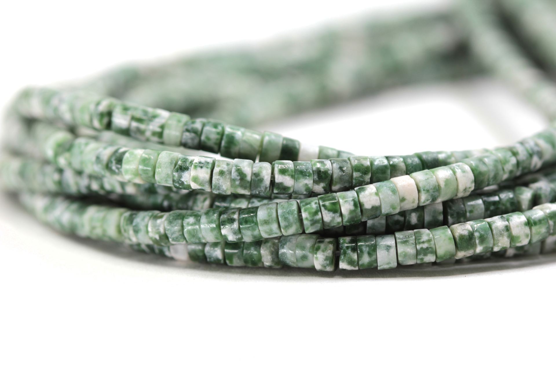 4x2mm-green-jade-heishi-natural-stone-be