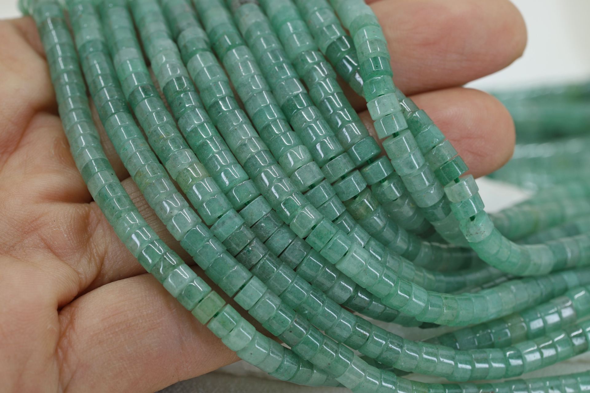 4mm-green-jade-heishi-natural-bead