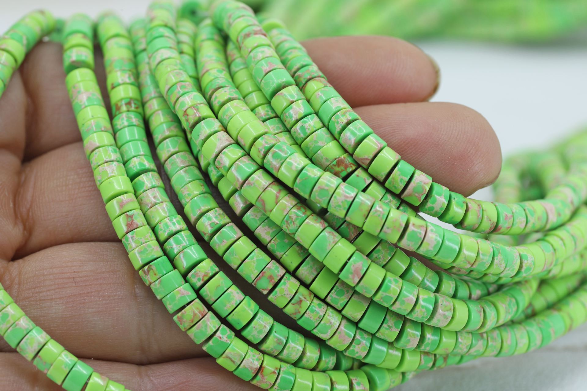 4mm-green-sea-sediment-jasper-beads