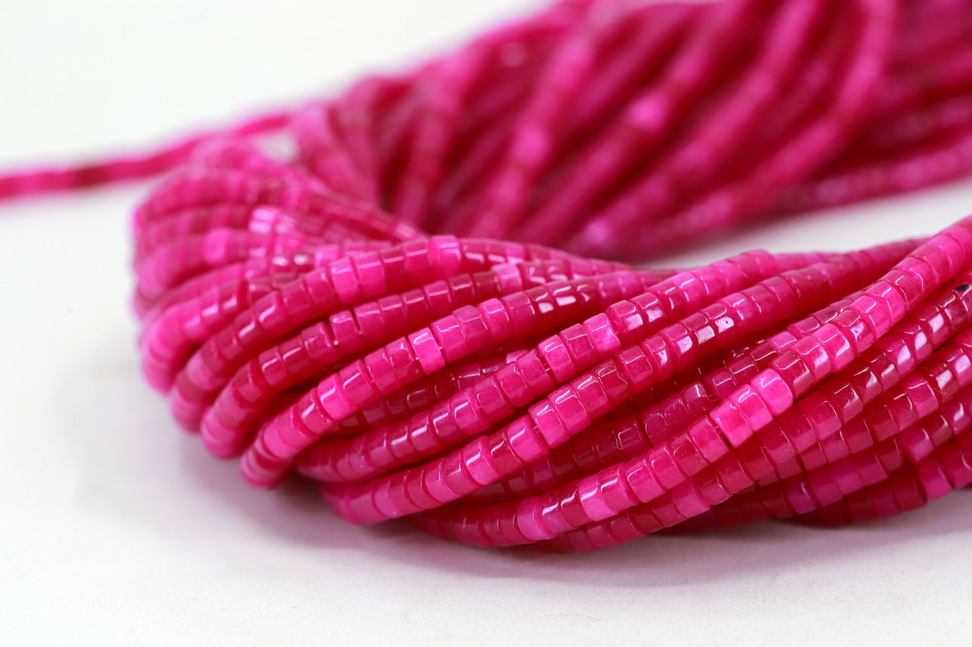 4mm-fuchsia-dyed-heishi-jade-bead