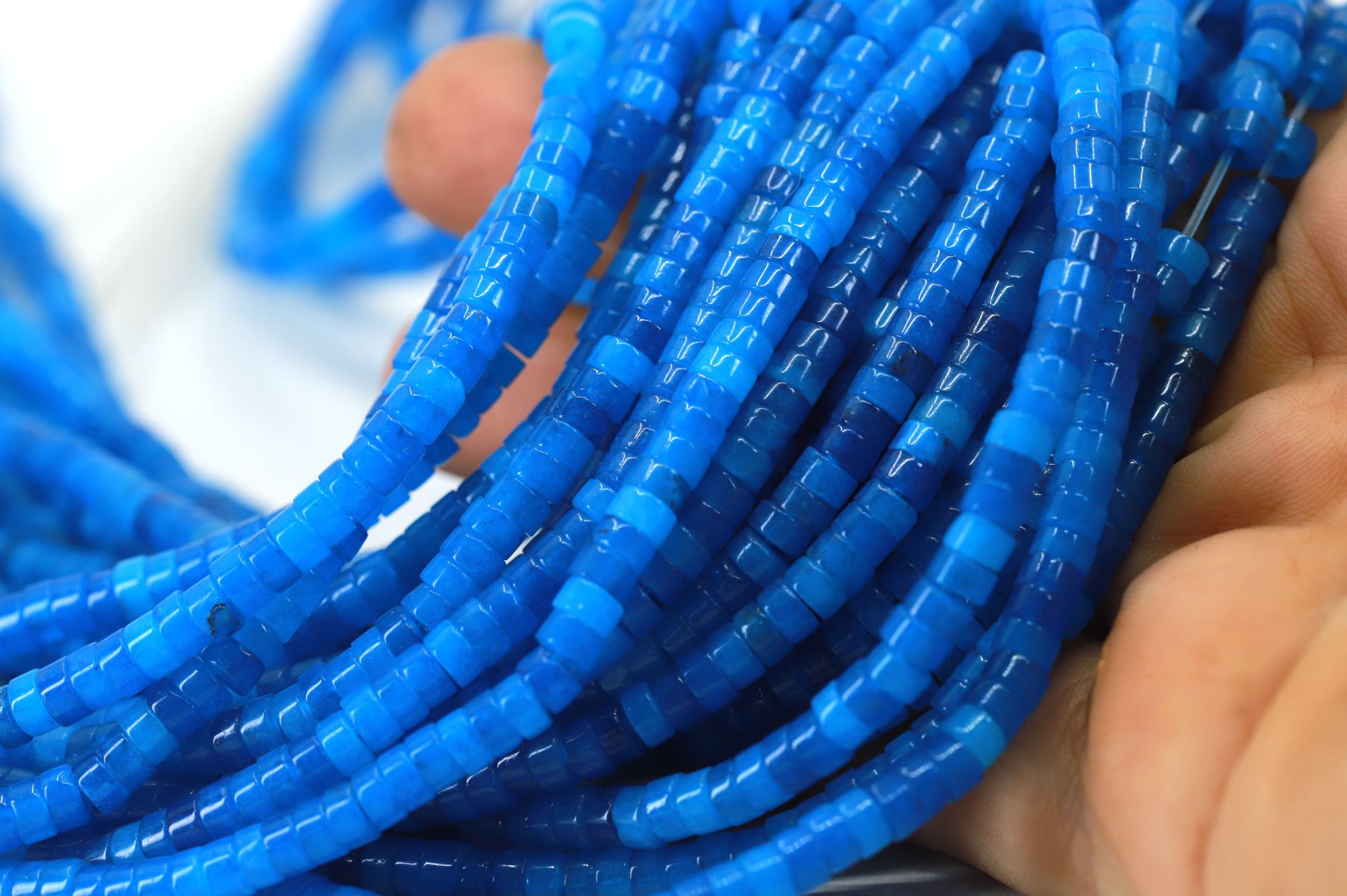4mm-blue-dyed-jade-beads