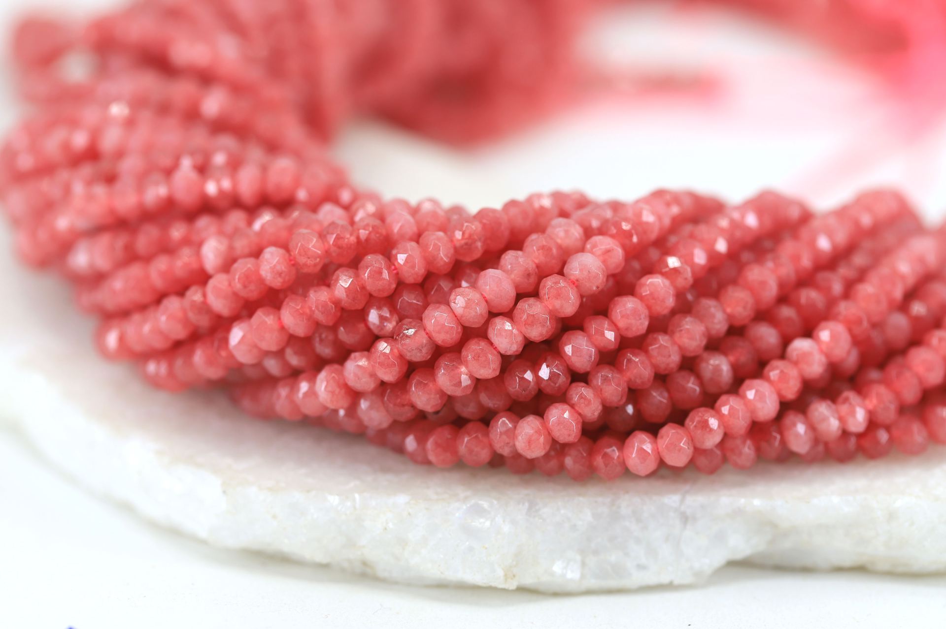 4mm-pale-red-faceted-natural-beads