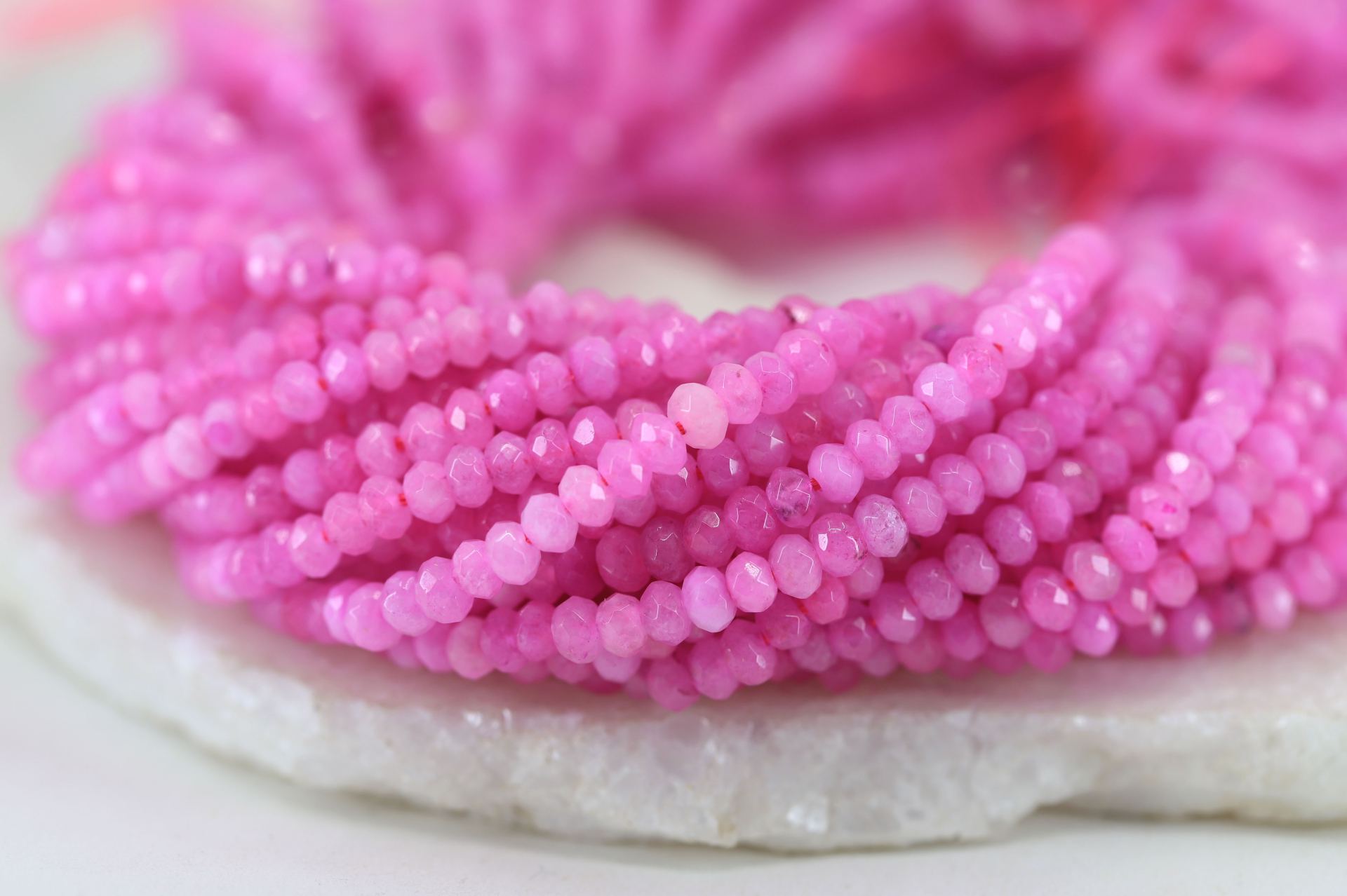 4mm-hot-pink-faceted-natural-beads